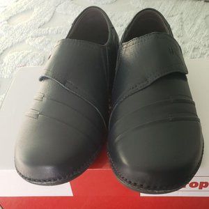 Propet Women's Calliope Loafer Flat 100% Leather size 10.5